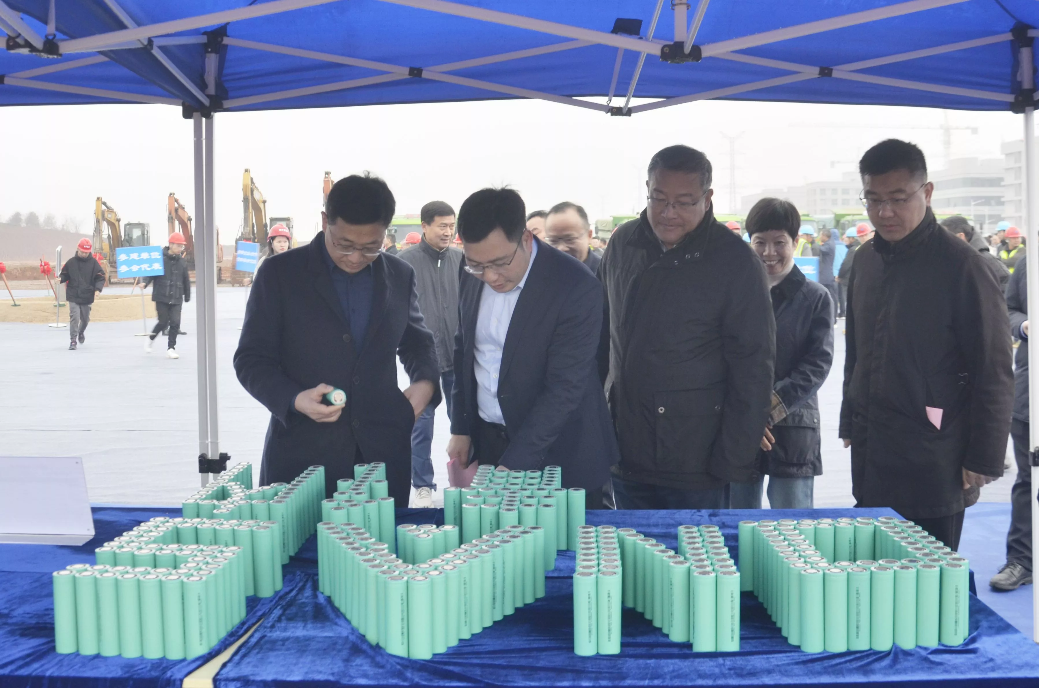 广德市长钱会查看青钠大圆柱电池